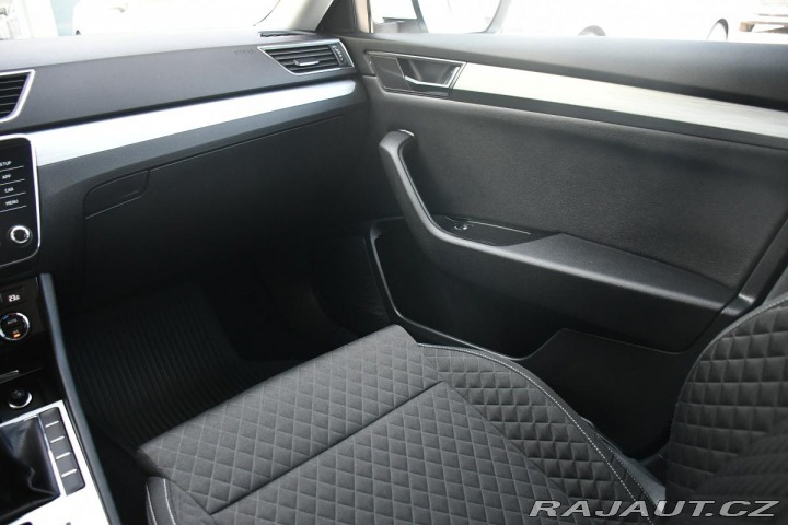 Škoda Superb 2,0TDi TAŽNÉ REZERVACE 2019