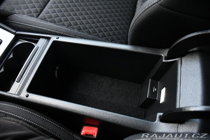 Škoda Superb 2,0TDi TAŽNÉ REZERVACE 2019