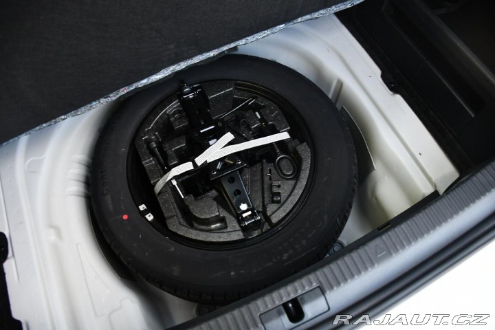 Škoda Superb 2,0TDi TAŽNÉ REZERVACE 2019