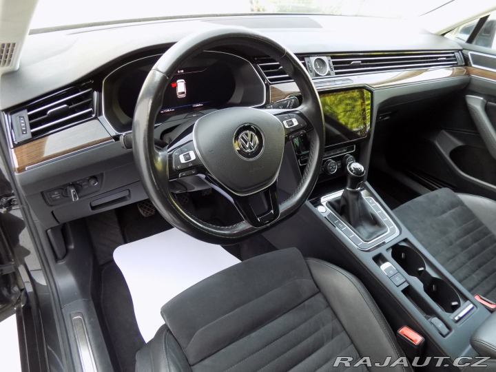 Volkswagen Passat 2.0TDI/Highline/NAVI/Led/ 2017