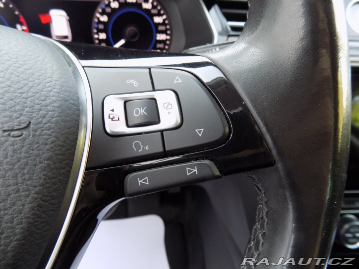Volkswagen Passat 2.0TDI/Highline/NAVI/Led/ 2017
