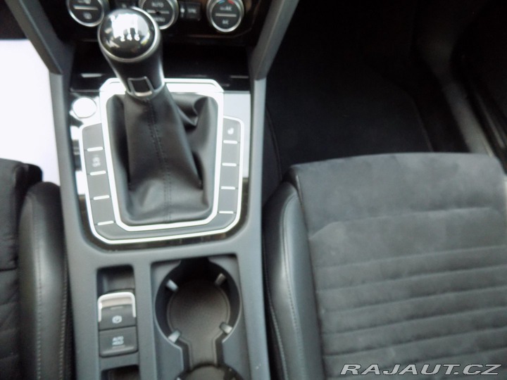 Volkswagen Passat 2.0TDI/Highline/NAVI/Led/ 2017