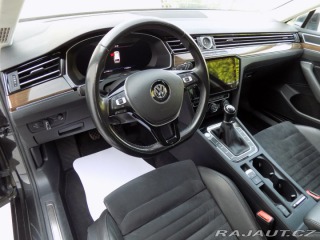 Volkswagen Passat 2.0TDI/Highline/NAVI/Led/ 2017