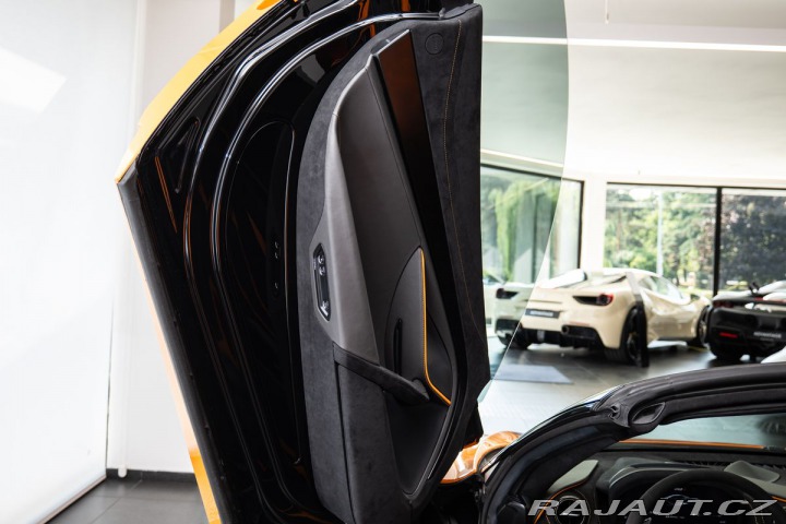 McLaren 720S Spider Performance NOVITE 2022