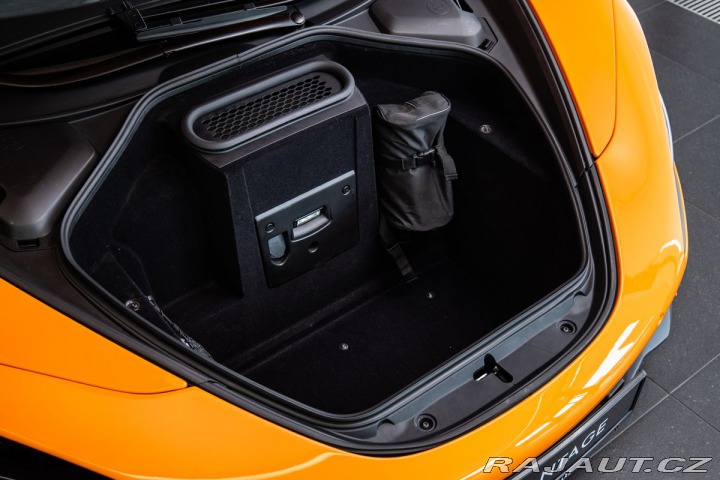 McLaren 720S Spider Performance NOVITE 2022