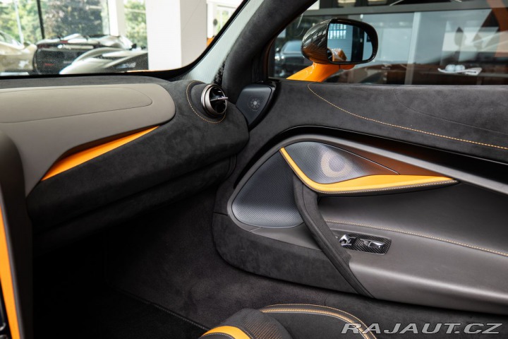 McLaren 720S Spider Performance NOVITE 2022