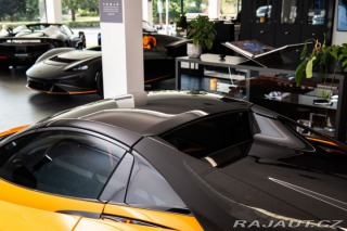 McLaren 720S Spider Performance NOVITE 2022