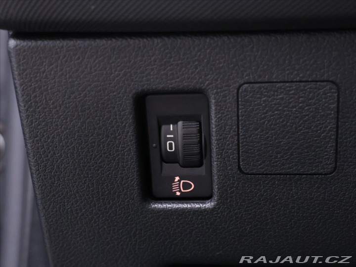 Peugeot 308 1,6 VTi 88kW CZ Select 2009