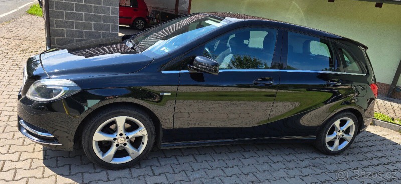 Mercedes-Benz B 1,6   180, r.v. 2012, náj
