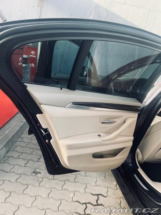 BMW 5 3,0   530 f10 2011