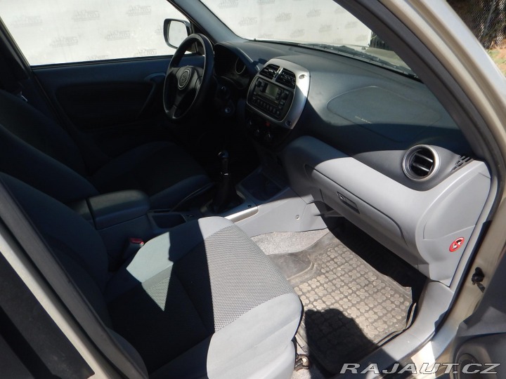 Toyota RAV4 2.0 VVTi 4x4, KLIMA 2001