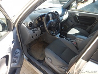 Toyota RAV4 2.0 VVTi 4x4, KLIMA 2001