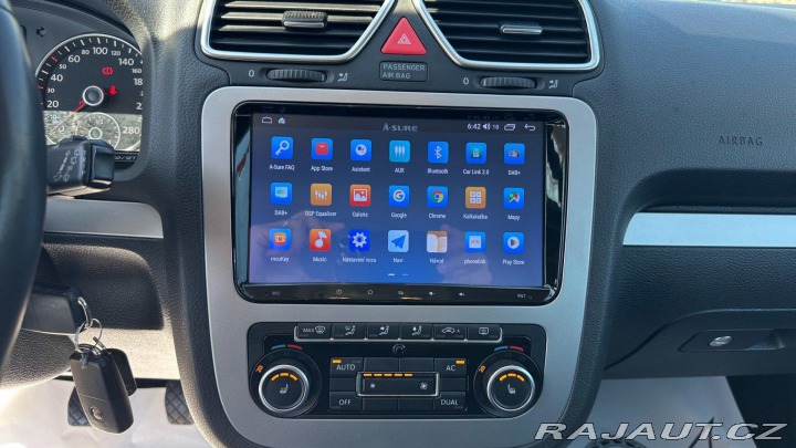 Volkswagen Scirocco 1.4TSi 90kW REZERVOVANO 2011