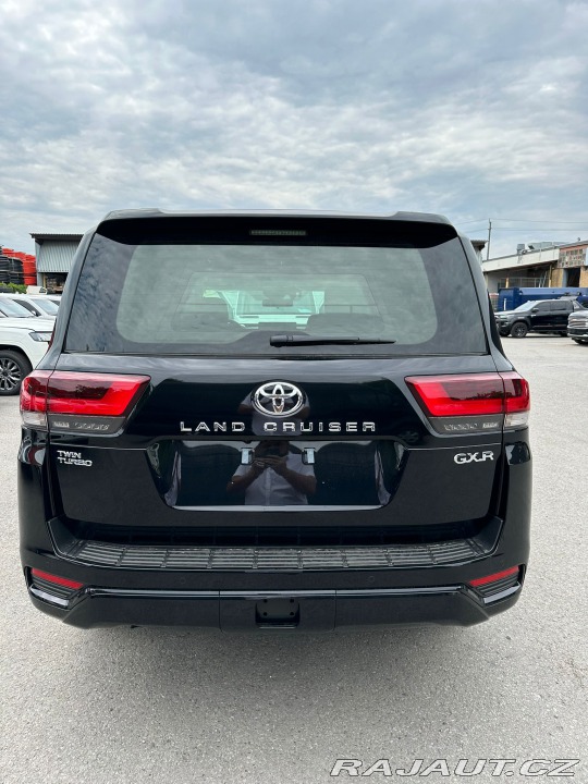 Toyota Land Cruiser GXR Armored B6 2024