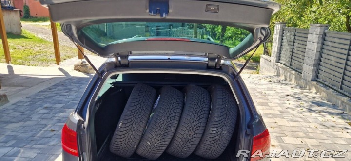 Volkswagen Passat 2,0   Variant B7 2012