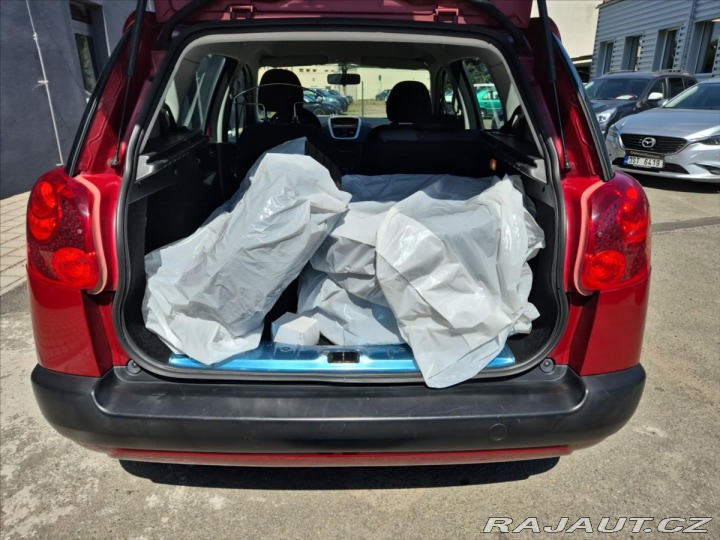 Peugeot 207 1,6 HDi SW 1. majitel, se 2010