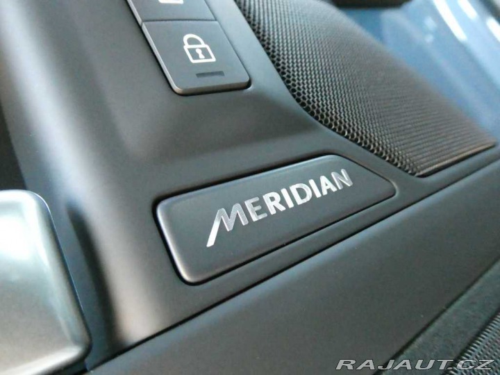 Land Rover Defender 110 3,0 X-Dynamic SE D250 2026