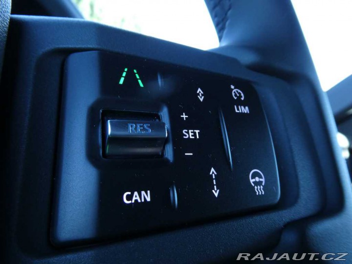 Land Rover Defender 110 3,0 X-Dynamic SE D250 2026