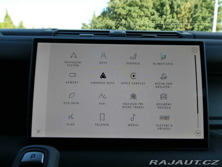 Land Rover Defender 110 3,0 X-Dynamic SE D250 2026