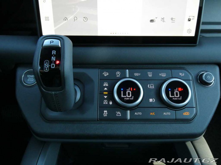Land Rover Defender 110 3,0 X-Dynamic SE D250 2025