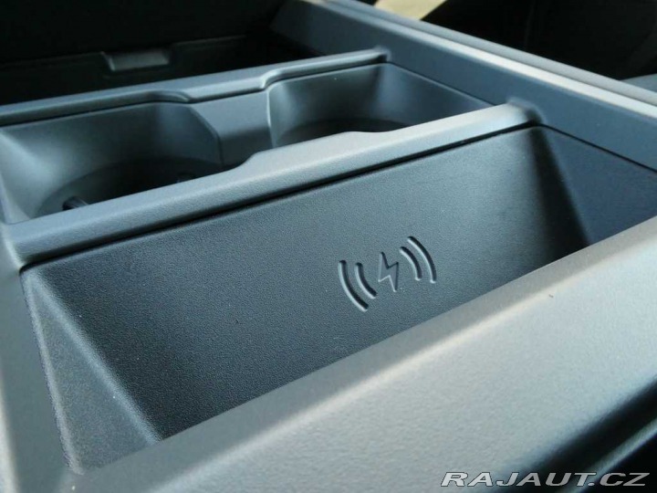 Land Rover Defender 110 3,0 X-Dynamic SE D250 2025