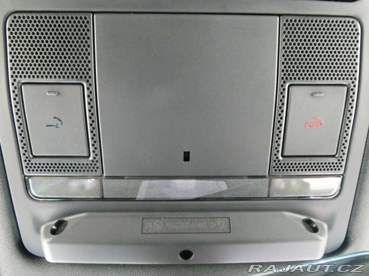 Land Rover Defender 110 3,0 X-Dynamic SE D250 2025