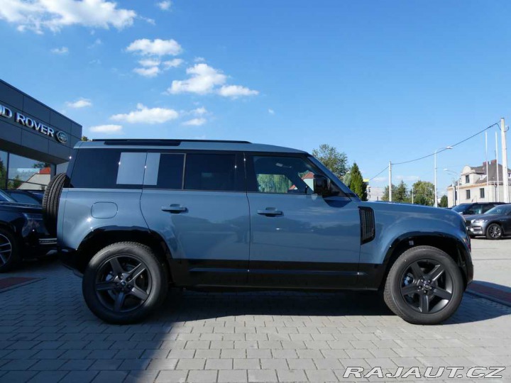 Land Rover Defender 110 3,0 X-Dynamic SE D250 2026