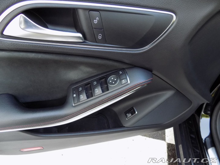 Mercedes-Benz CLA 220d/AMG-Line/Bi-xenon/LE 2013