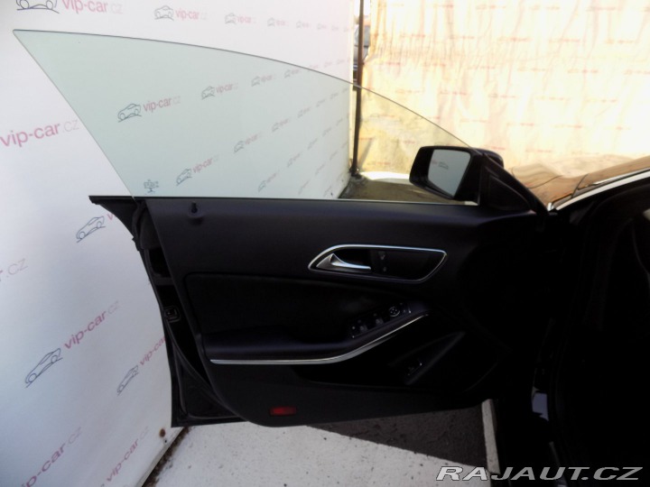 Mercedes-Benz CLA 220d/AMG-Line/Bi-xenon/LE 2013