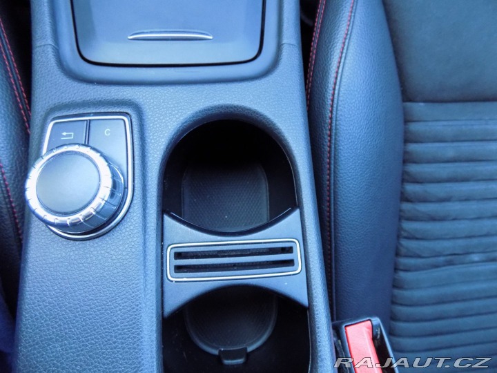 Mercedes-Benz CLA 220d/AMG-Line/Bi-xenon/LE 2013