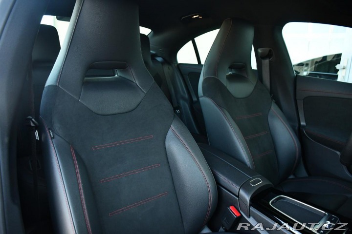 Mercedes-Benz CLA 200d AMG KUPÉ ZÁRUKA ČR 1 2024