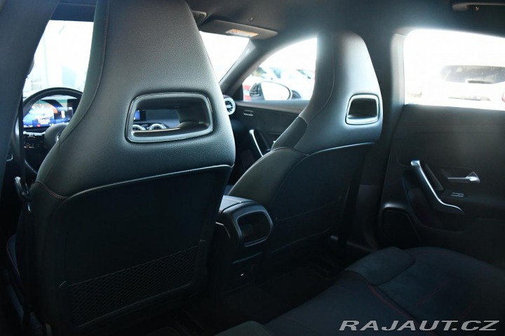 Mercedes-Benz CLA 200d AMG KUPÉ ZÁRUKA ČR 1 2024
