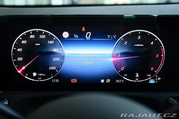 Mercedes-Benz CLA 200d AMG KUPÉ REZERVACE 2024