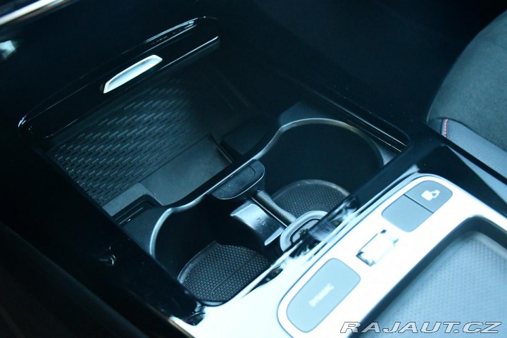 Mercedes-Benz CLA 200d AMG KUPÉ REZERVACE 2024