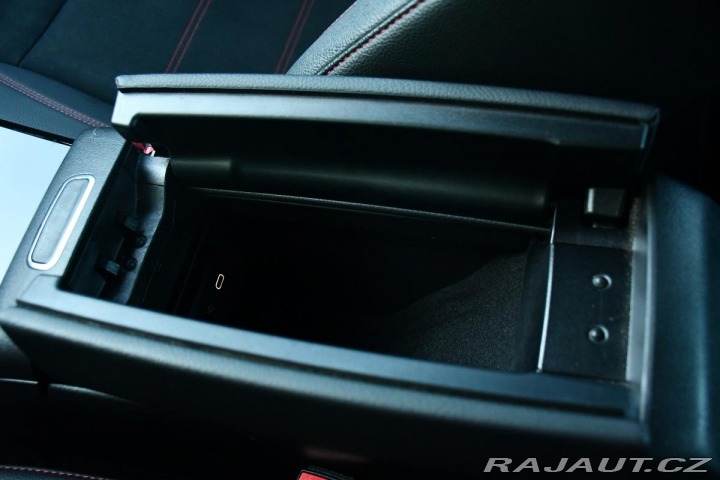 Mercedes-Benz CLA 200d AMG KUPÉ ZÁRUKA ČR 1 2024