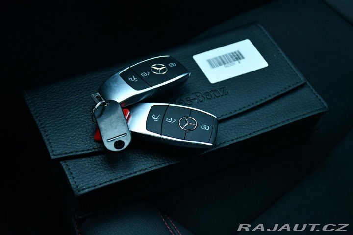 Mercedes-Benz CLA 200d AMG KUPÉ ZÁRUKA ČR 1 2024