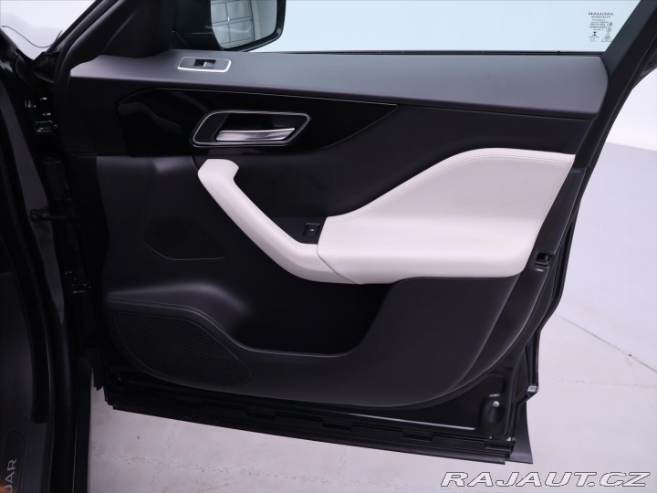 Jaguar F-Pace 2,0 D 132 kW 4x4 Automat 2016