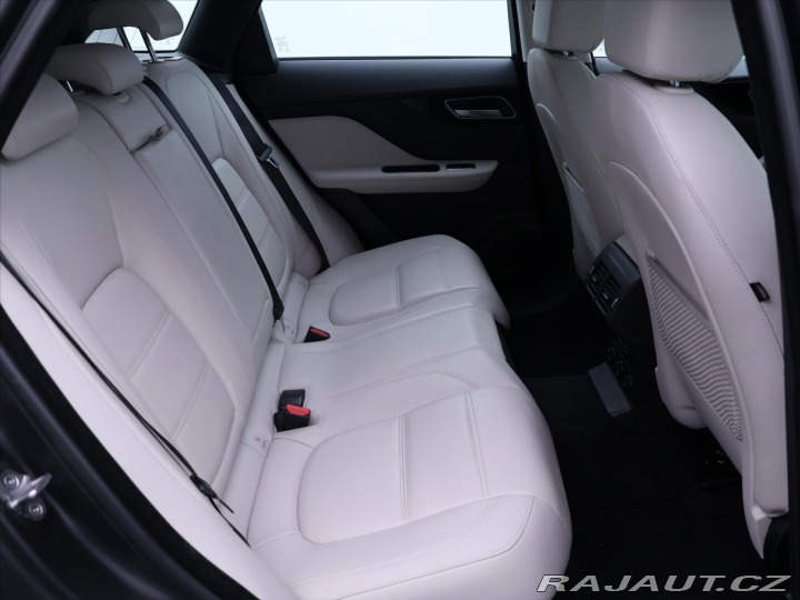 Jaguar F-Pace 2,0 D 132 kW 4x4 Automat 2016