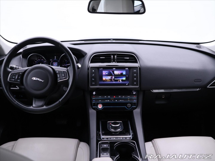 Jaguar F-Pace 2,0 D 132 kW 4x4 Automat 2016