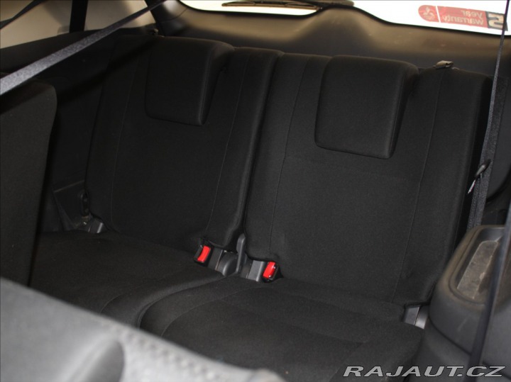 Mitsubishi Outlander 2,2 DI-D 132kW 4x4 7-míst 2016