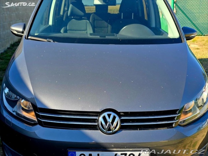 Volkswagen Touran 1,4   Dvě sady kol, tažné 2011