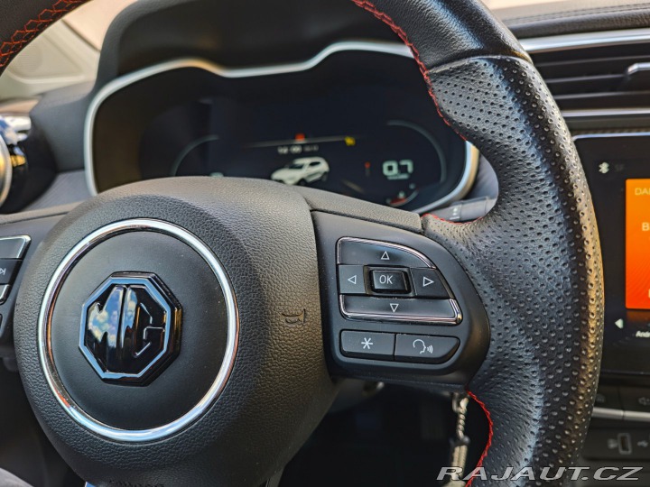 MG ZS 1.5 DVVT Luxury 360°Kamer 2022