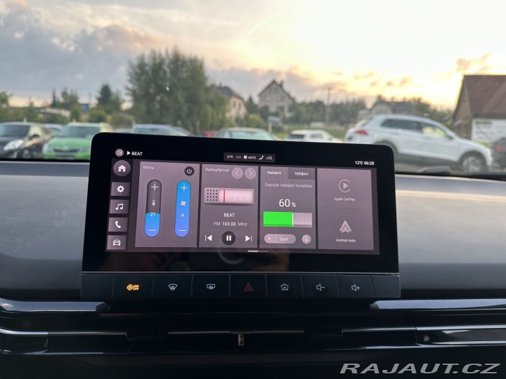 MG MG4 REZERVOVÁNO, 64kWh 150kW 2023