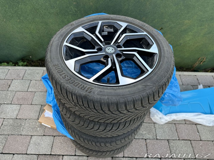 MG MG4 REZERVOVÁNO, 64kWh 150kW 2023