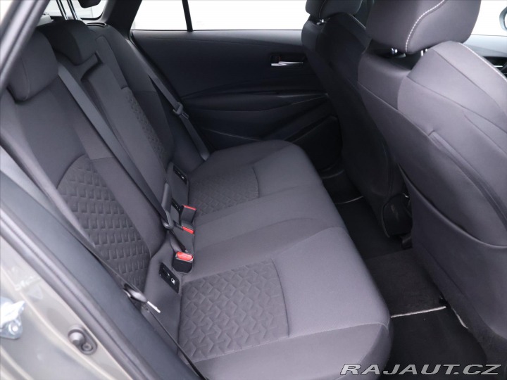Toyota Corolla 2,0 Hybrid 112kW CVT Navi 2019