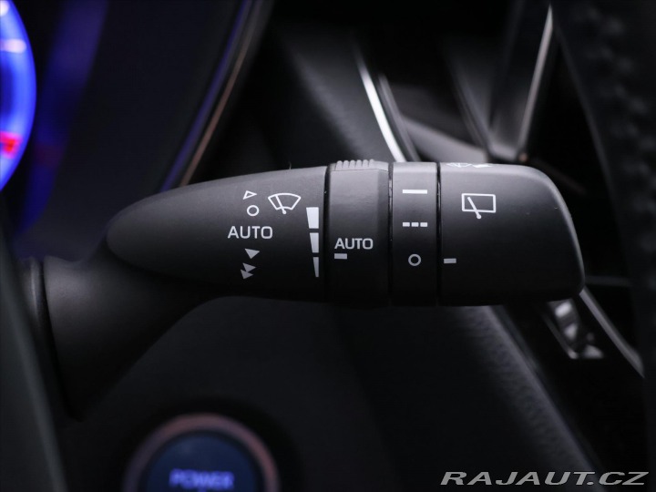 Toyota Corolla 2,0 Hybrid 112kW CVT Navi 2019