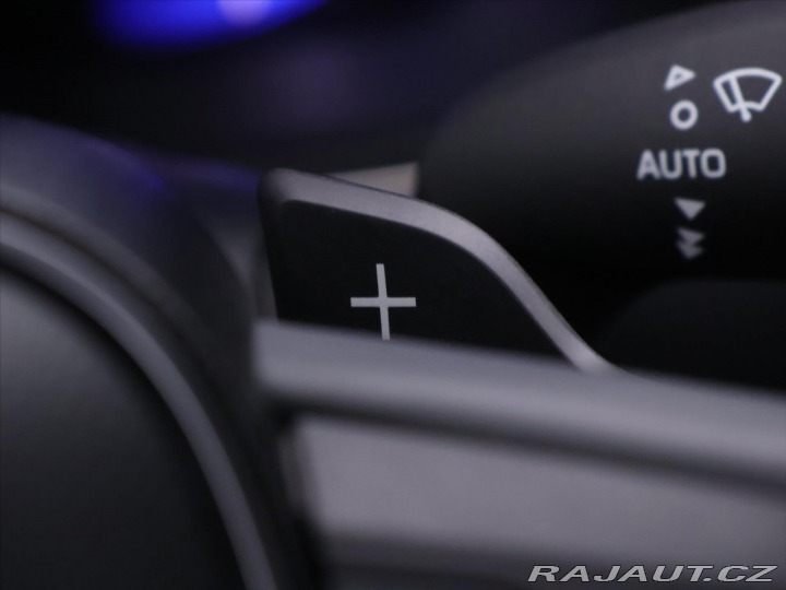 Toyota Corolla 2,0 Hybrid 112kW CVT Navi 2019