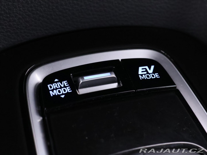 Toyota Corolla 2,0 Hybrid 112kW CVT Navi 2019