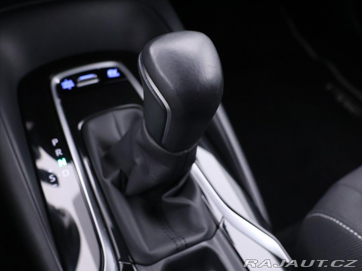 Toyota Corolla 2,0 Hybrid 112kW CVT Navi 2019