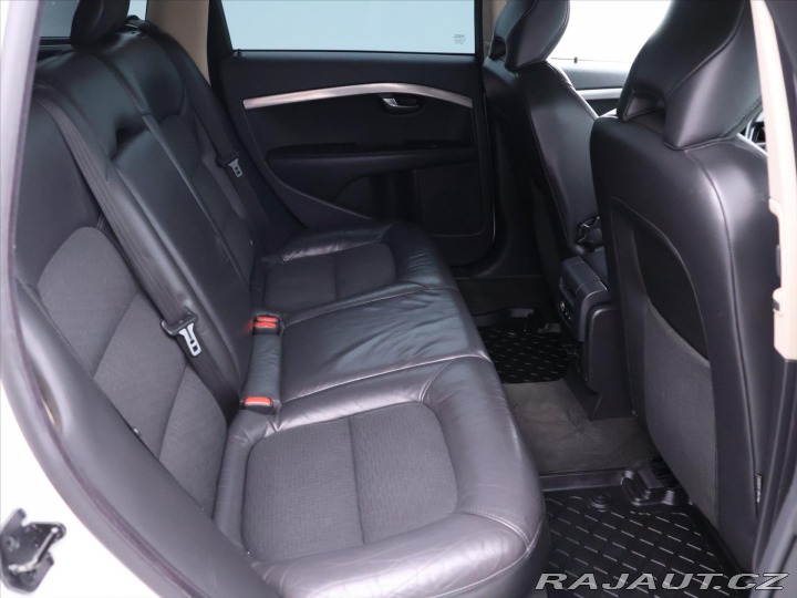 Volvo V70 2,4 D4 120kW Momentum Kůž 2008